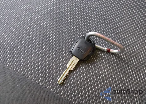 2009 Kia Rio Lx z USA, uszkodzony, nr VIN KNADE223296509729